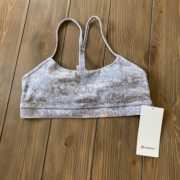 lululemon athletica Other - Lululemon flow Y bra size 10